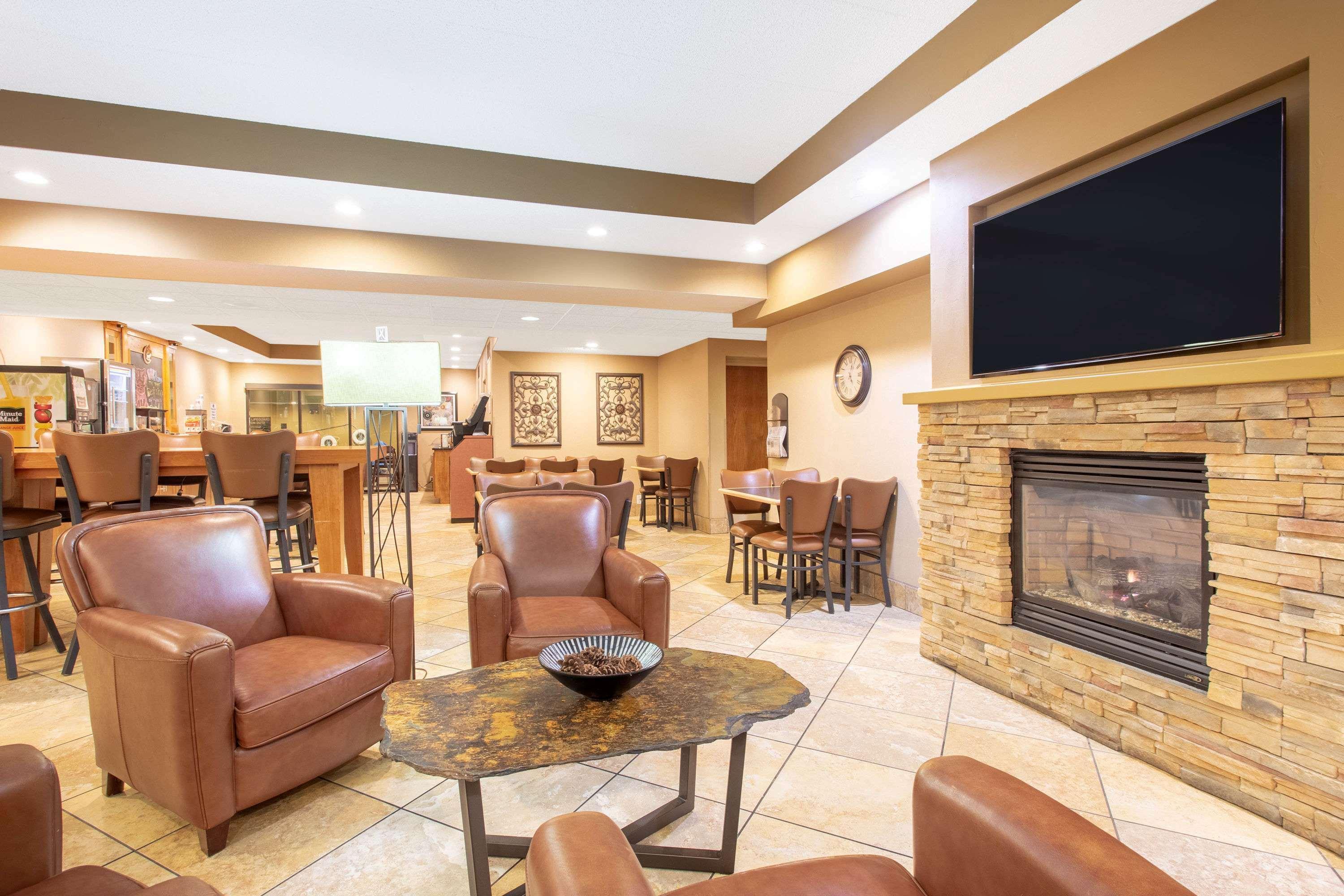 Americinn By Wyndham Madison West Экстерьер фото