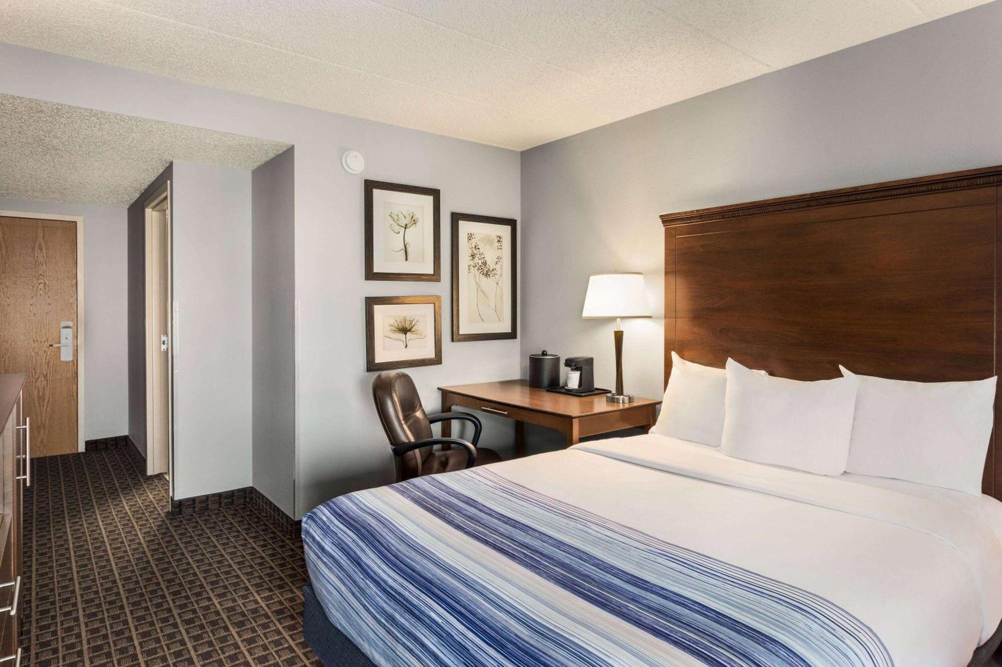 Americinn By Wyndham Madison West Экстерьер фото