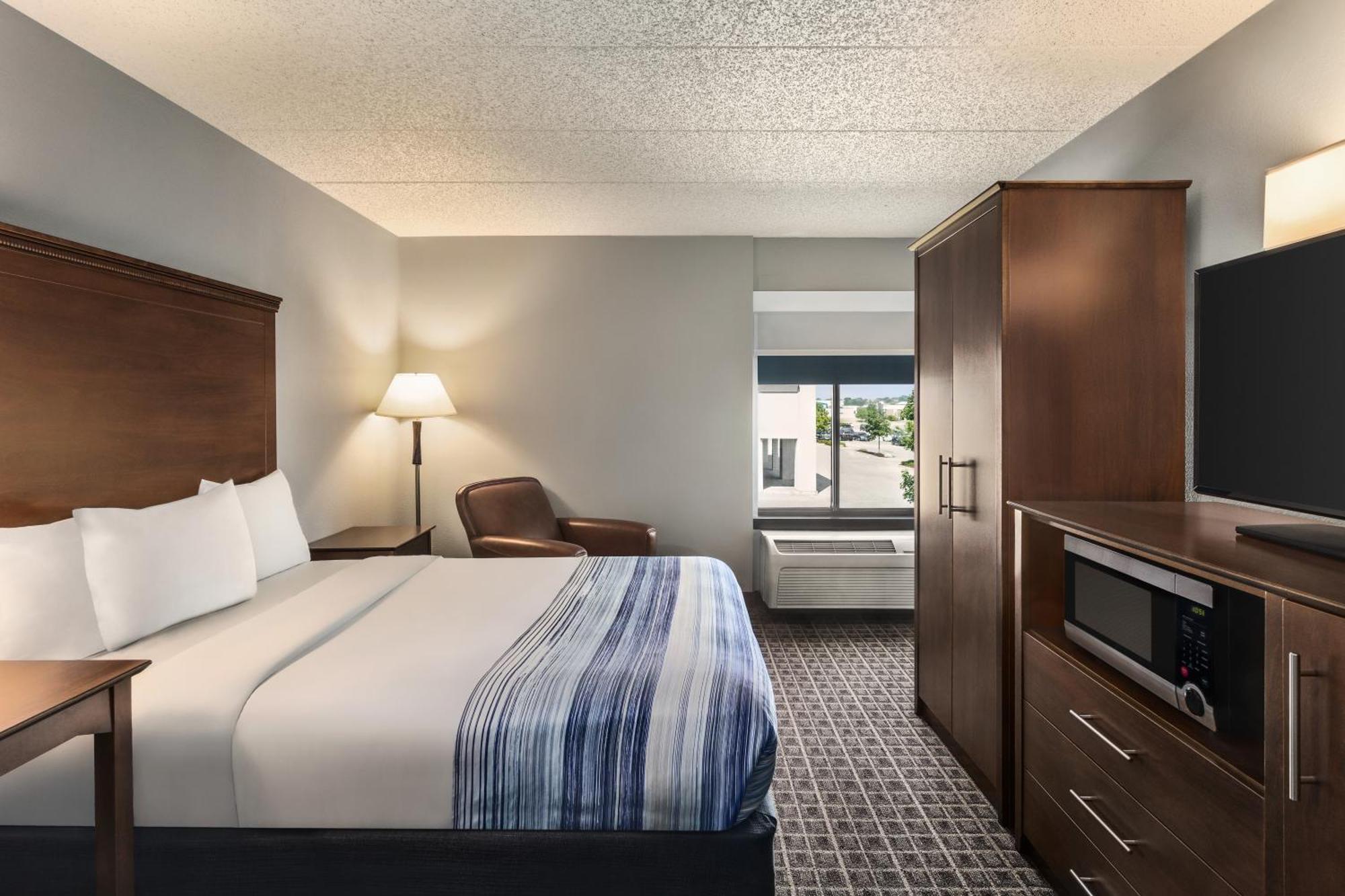 Americinn By Wyndham Madison West Экстерьер фото
