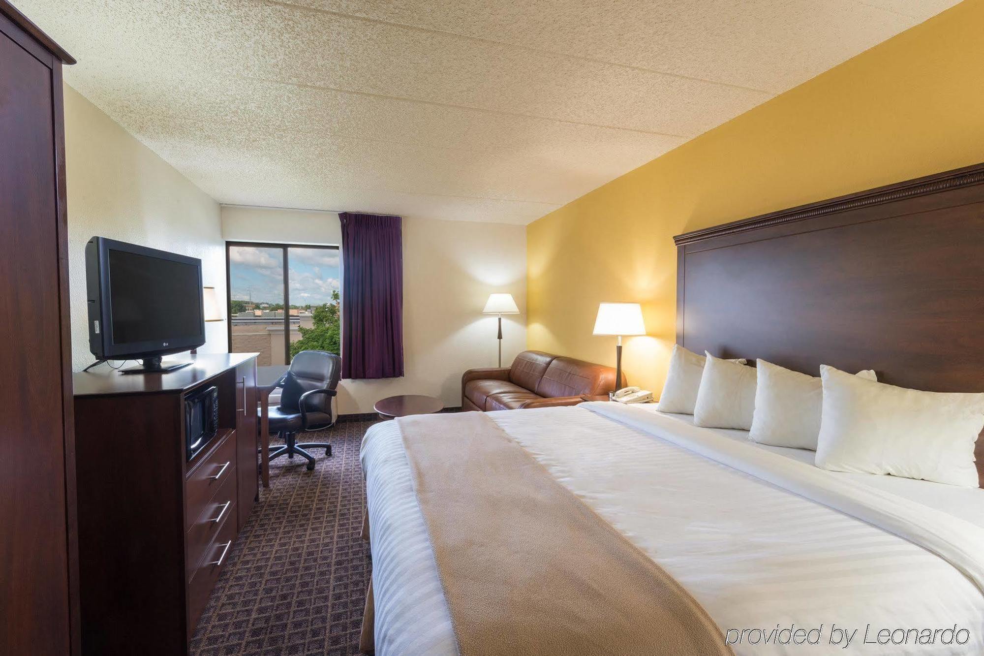 Americinn By Wyndham Madison West Экстерьер фото