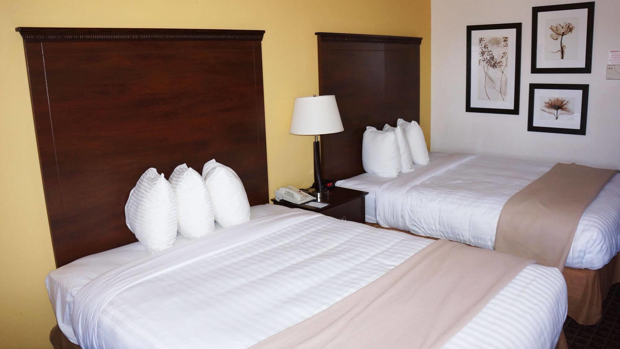 Americinn By Wyndham Madison West Экстерьер фото