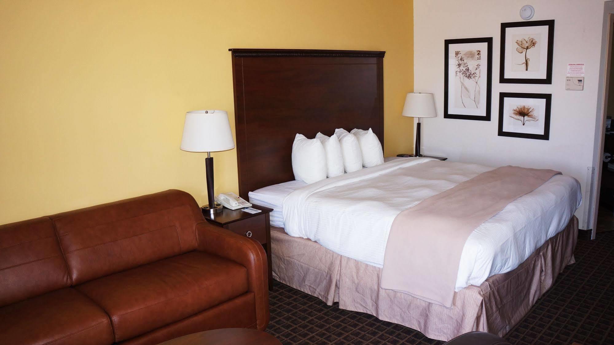 Americinn By Wyndham Madison West Экстерьер фото